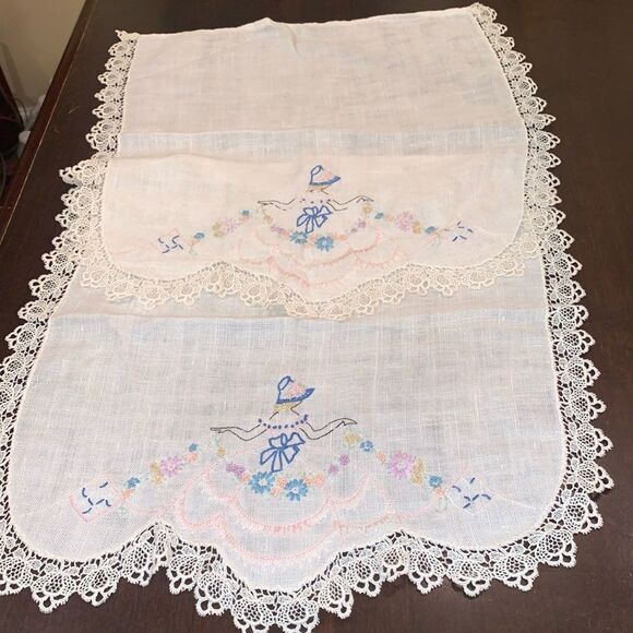 Set of two hand embroidered lady chair back - Picture 1 of 5